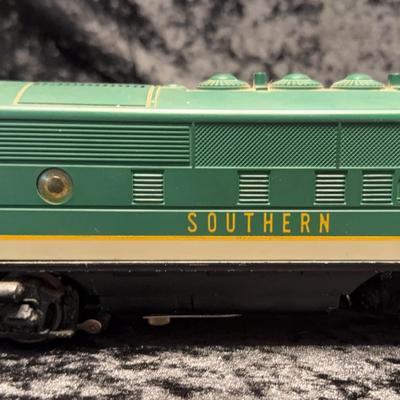 Antique Lionel 2356 Southern F3 Diesel Locomotive model train