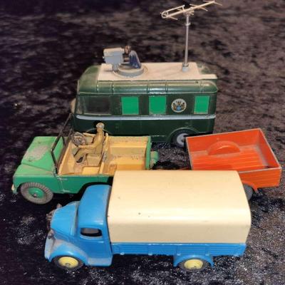 Dinky Vintage Supertoys TV Rolling Eye 968, Green Land Rover 340, Orange Trailer 341, And Blue Truck