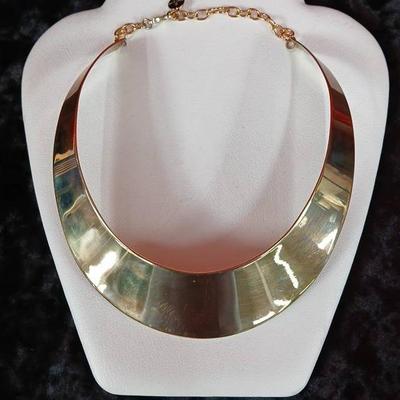 Vintage R.J.Graziano Bold Gold Tone Collar Choker