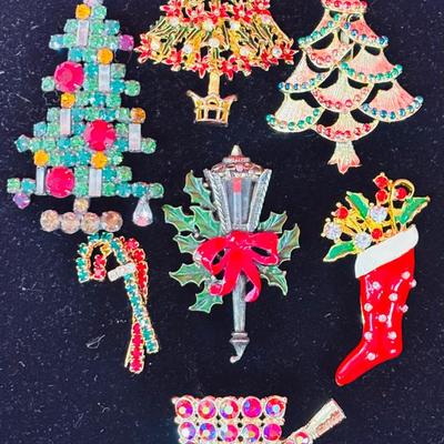 Vintage Christmas Brooch Collection 