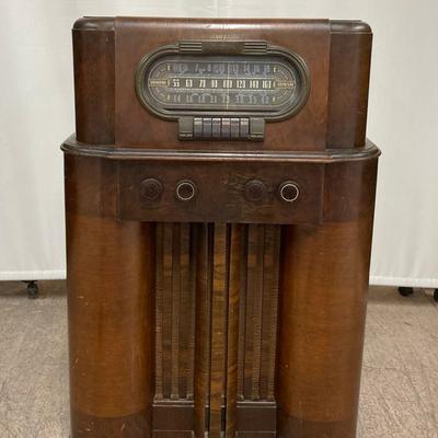 Vintage 1940 RCA Victor Model 19k Floor Radio