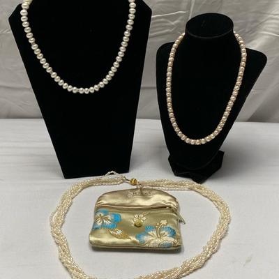 Freshwater Pearl Necklaces With Beautiful Jewelry Pouch 