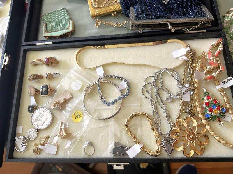 Sale Photo Thumbnail #308