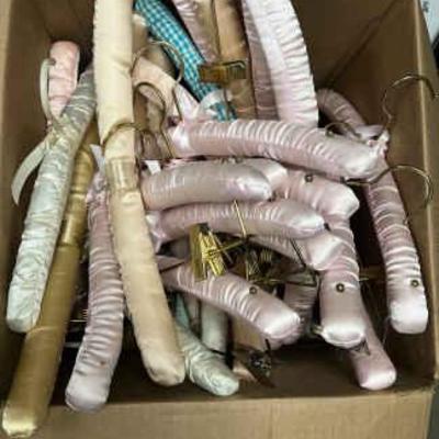 Bo434 vintage women s hangers mystery lot