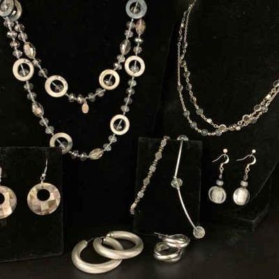 Ct222 shells beads costume jewelry