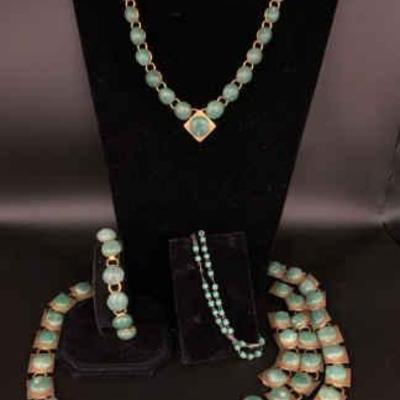 Bo329 vintage jewelry green stones