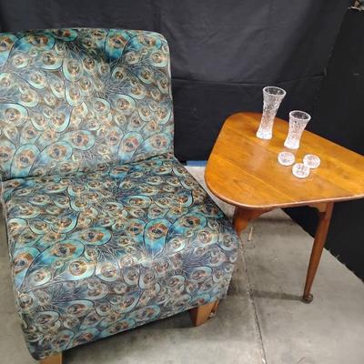 Bo302 peacock chair and table