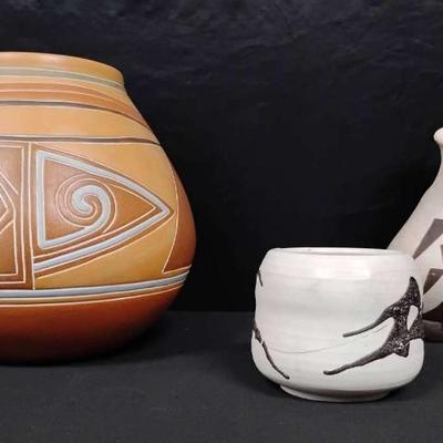 Bo332 vintage native pottery