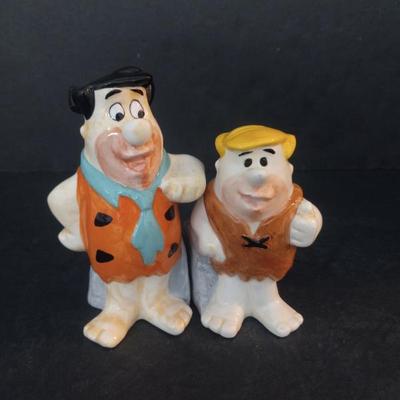 Vintage HBPI Hanna Barbera Fred Flintstone & Barney Rubble Ceramic Salt & Pepper Shakers