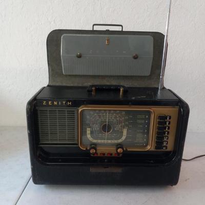 Vintage 1951-1953 Zenith Trans-Oceanic Radio Receiver Model #H500 - Powers On