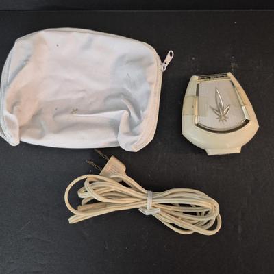 Vintage 1970s-80s Lady Sunbearm Electric Shaver for Legs & Underarms #LS4-1