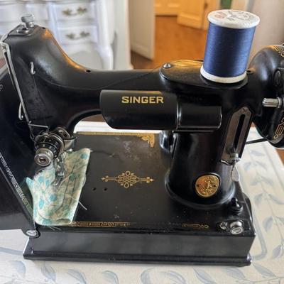Sale Photo Thumbnail #46: Vintage Singer sewing machine