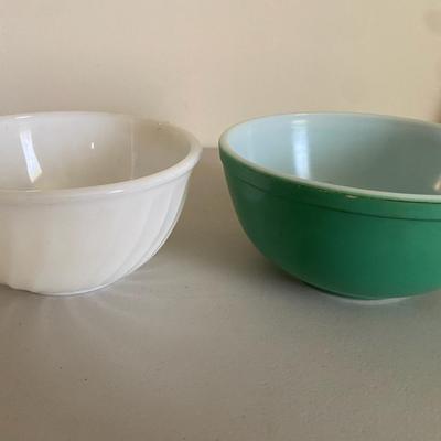 Vintage Pyrex & Fire King Bowls