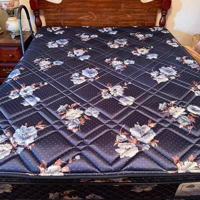 Vintage 4 Piece Bedroom Set, Includes Mattress And Box Spring