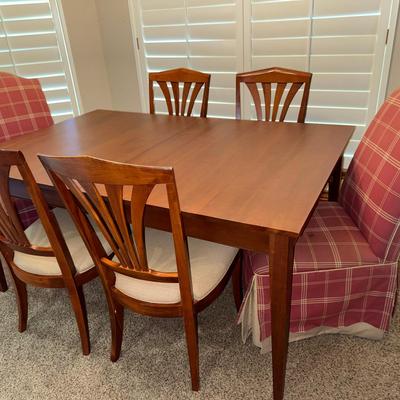 Ethan Allen Table For 6