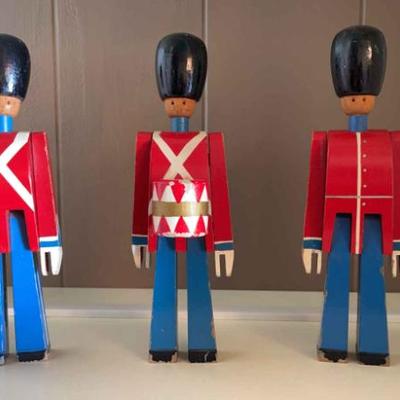 Wooden toy soldiers