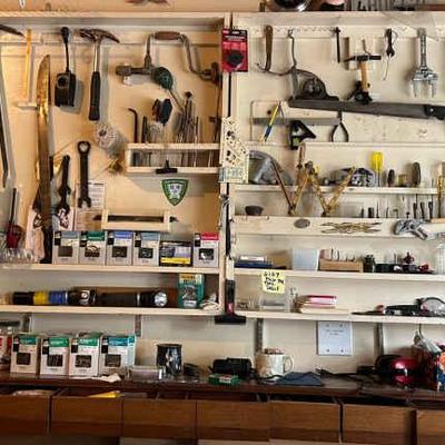 Pick the tool shelf
