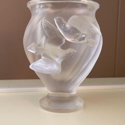 La lalique vase with birds
