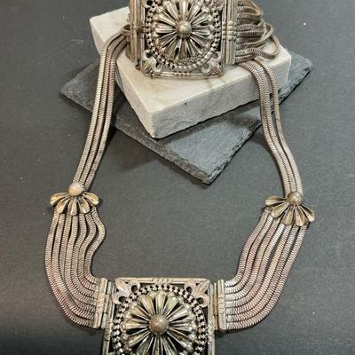 Danecraft Vintage Sterling Silver Floral Necklace And Bracelet Set 