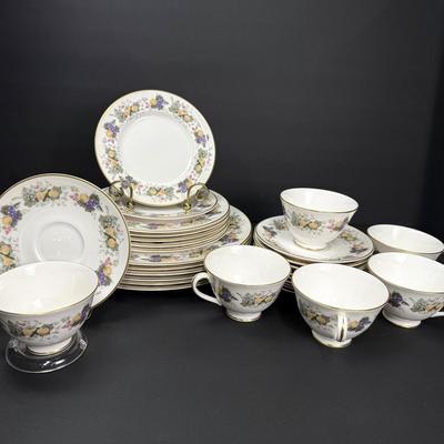 Royal Doulton "Ravenna" H4977 China – 10 Cups & Saucers + 12 Plates, Made in England