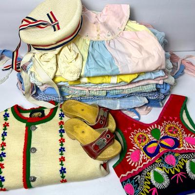 Vintage Girls Clothing & Accessories 