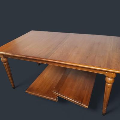 Ethan Allen Dining Room Table 67X40 With 20” Leaves