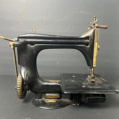 Antique 1916 Singer Portable Sewing Machine – Model 66 -Serial #G6085470