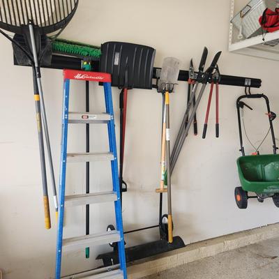 Louisville Ladder And Garden Tools