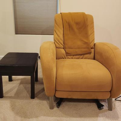 Natuzzi Recliner And Side Table
