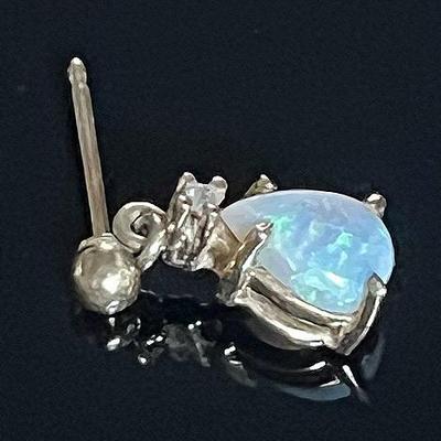 14K Yellow Gold Opal Earring
