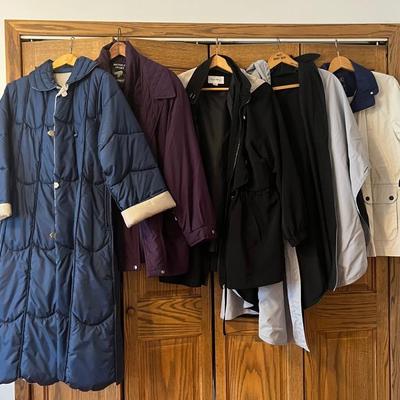 Outerwear with Cape and Thermoloft (5 pieces)