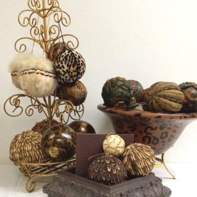 Natural Table Decor with Feathers and Gourds