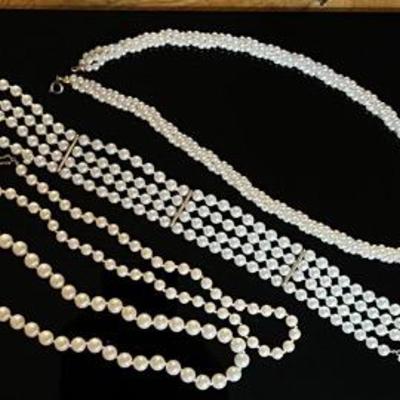 Faux Pearl Necklace (4)