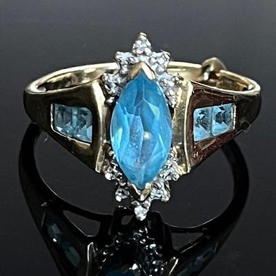 10K Yellow Gold 5 Blue Topaz or Aquamarine 10 Diamond Ring