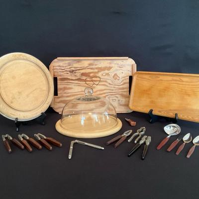 Wood Cutting Board And Accessories 