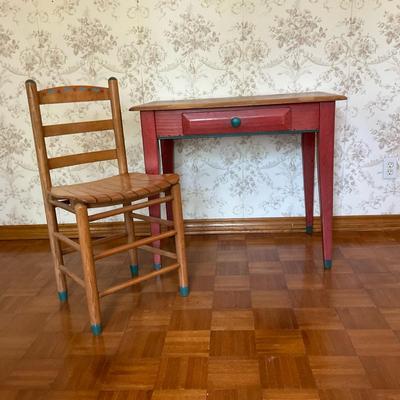 Small Desk And Chair 