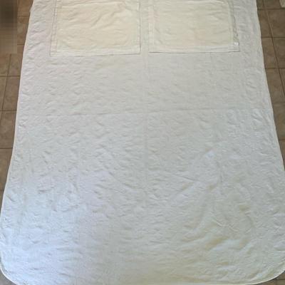 Queen Quilt And Shams 