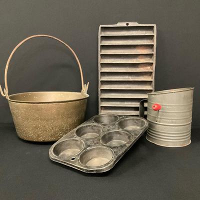 Vintage Cooking And Baking Items