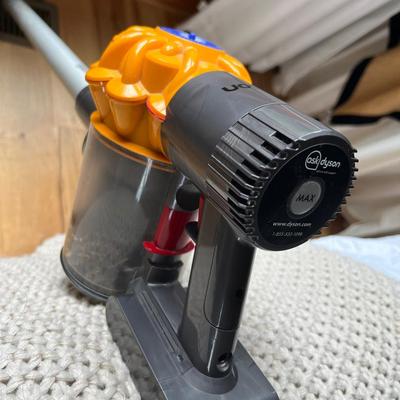 Dyson V6 Slim Vacuum