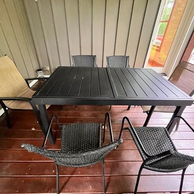 Patio Table & Chairs (6) 