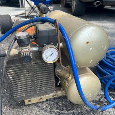 MF Master Elite 2hp Air Compressor - Works Fine See Video