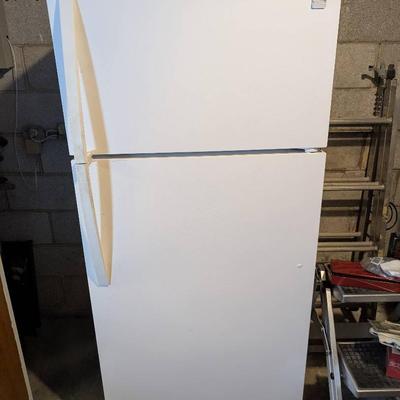 Kenmore 18.1 Cu. Ft. Refrigerator & Freezer