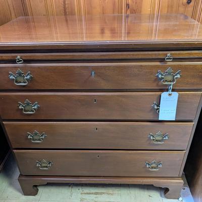 Biggs Cherry 4 Drawer Chest With Pull Out Tray