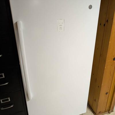 GE 17.3 Cubic Feet Upright Freezer