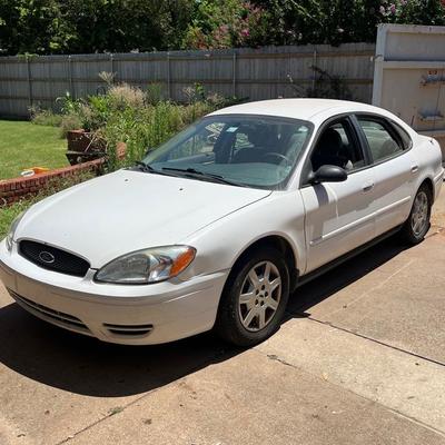 ‘07 Ford Taurus SE