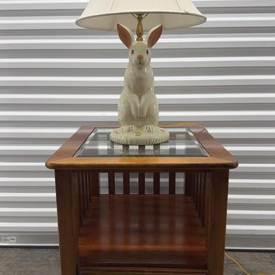 Hammary End Table w/ Bunny Lamp (1115)