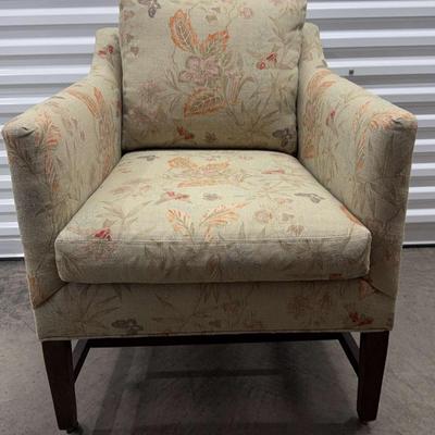 Low Armchair by Lee (1115)