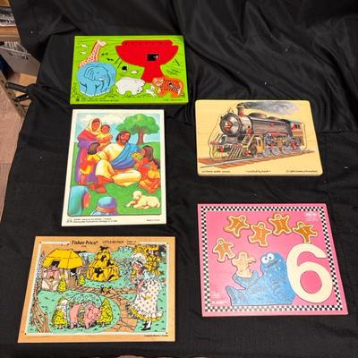 Lot 606: Vintage Wooden Puzzle Collection – Educational & Classic Designs