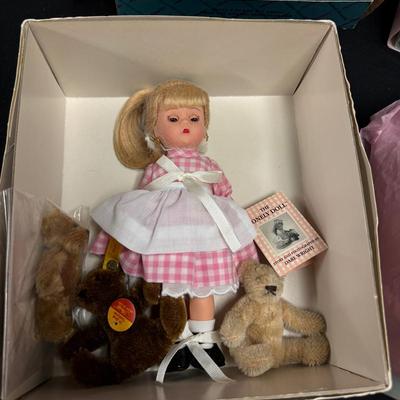 Lot 214: Madame Alexander Edith The Lonely Doll With Steiff Bear 
