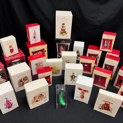 Lot 286: Hallmark Keepsake Ornaments